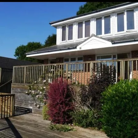 Fantastic Spacious House With Beautiful Panoramic Views Of The Bay Only A Few Minutes Walk From Beach Harbour And Restaurants This House Has 3 Bedrooms 3 Bathrooms And 2 Lovely Sitting Rooms Lyme Regis Exterior photo