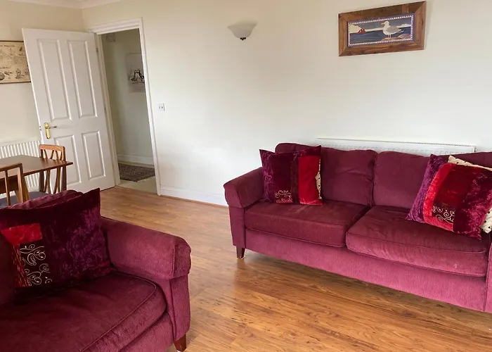 Fantastic Spacious House With Beautiful Panoramic Views Of The Bay Only A Few Minutes Walk From Beach Harbour And Restaurants This House Has 3 Bedrooms 3 Bathrooms And 2 Lovely Sitting Rooms