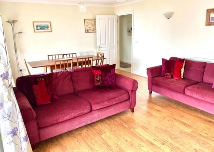 Fantastic Spacious House With Beautiful Panoramic Views Of The Bay Only A Few Minutes Walk From Beach Harbour And Restaurants This House Has 3 Bedrooms 3 Bathrooms And 2 Lovely Sitting Rooms