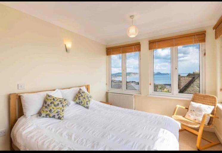 Casa vacanze Fantastic Spacious House With Beautiful Panoramic Views Of The Bay Only A Few Minutes Walk From Harbour And Restaurants House Has 3 Bedrooms 3 Bathrooms And 2 Lovely Sitting