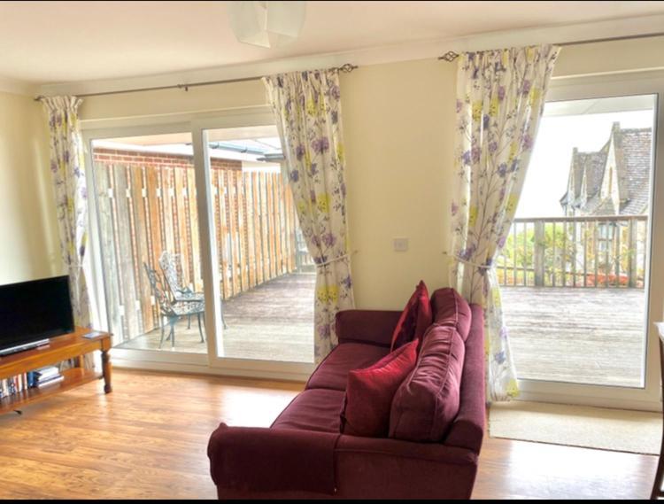 Fantastic Spacious House With Beautiful Panoramic Views Of The Bay Only A Few Minutes Walk From Harbour And Restaurants House Has 3 Bedrooms 3 Bathrooms And 2 Lovely Sitting Lyme Regis